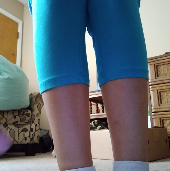 Blue shorts tight - Picture 2 of 2
